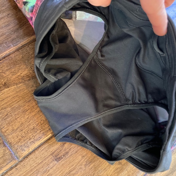 Lululemon Speed Up LR Lined Short Vivid Floral Tone Multi Size 2 - Picture 5 of 10